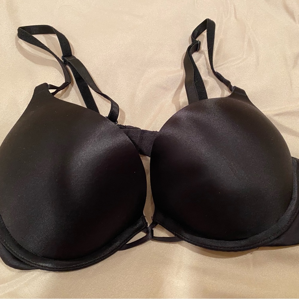 Victoria’s Secret Miraculous Plunge Bra size 34B